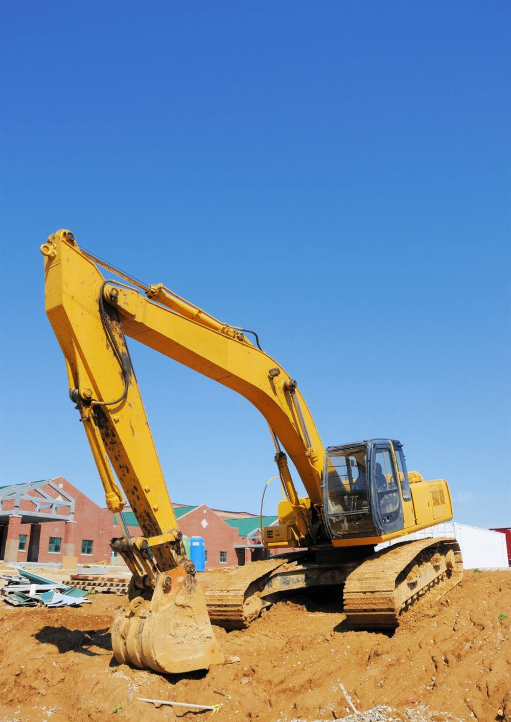 Excavadora en un sitio de construcción